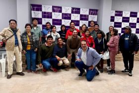 CANDIDATOS DE LA LIBERTAD AVANZA ACERCAN LAS IDEAS DE JAVIER MILEI A VECINOS DE ALTO COMEDERO 